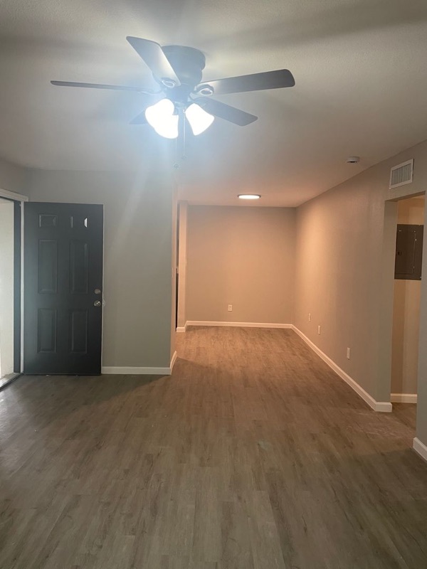 539 Eleanor Avenue #303, the lead photograph of this apartment.